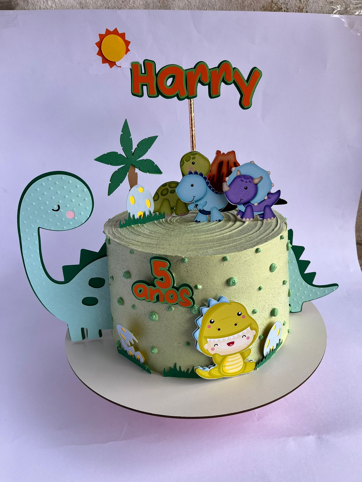 Bolo infantil tema dinossauros